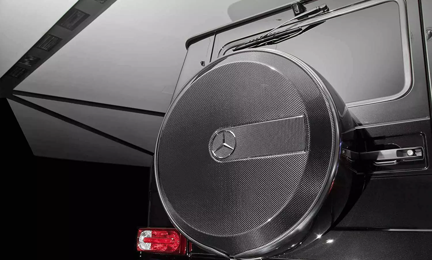 Nakładka z karbonu na koło zapasowe do Mercedes-Benz G-Class W463 Brabus